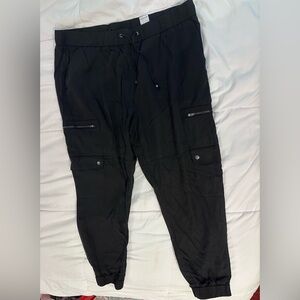 Banana Republic black zipper cuffed ankle Cargo Pants